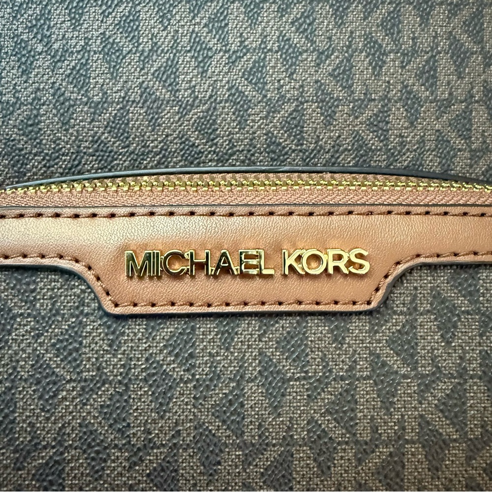 NWT Michael Kors Jaycee Large Logo Backpack - Picture 7 of 11